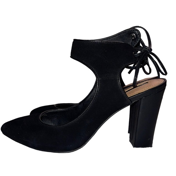 Tahari - black suede Sling-back pump - size 6.5 M - Picture 3 of 7